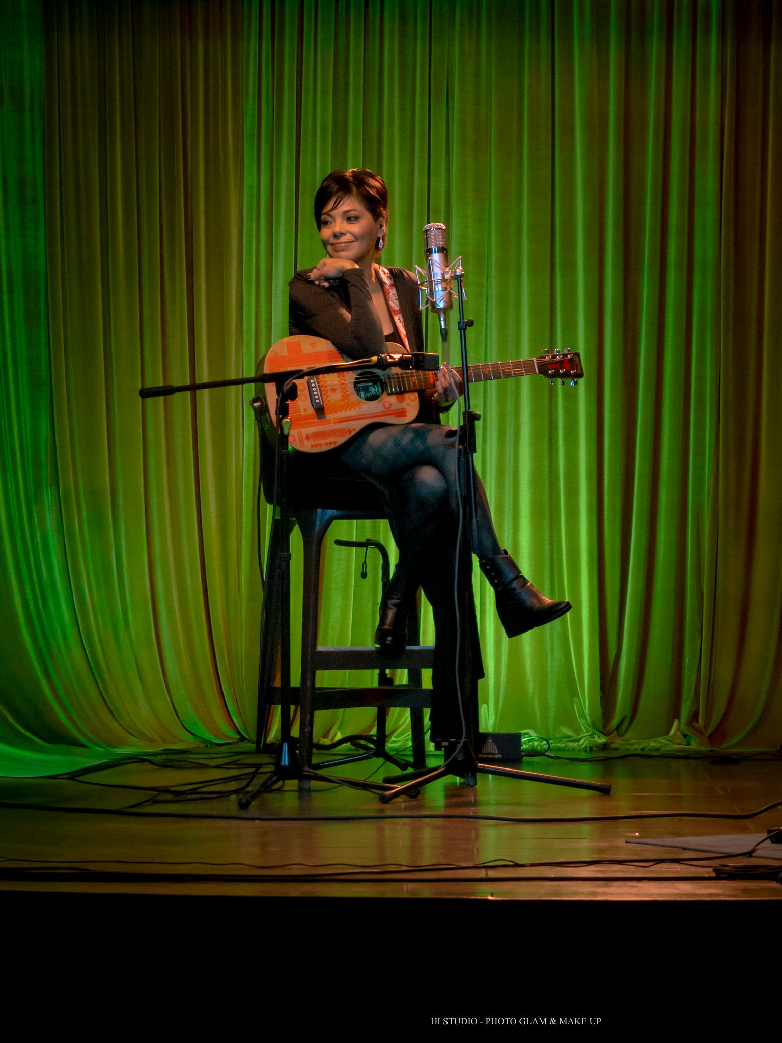 Nidia Barajas con luz dramatica